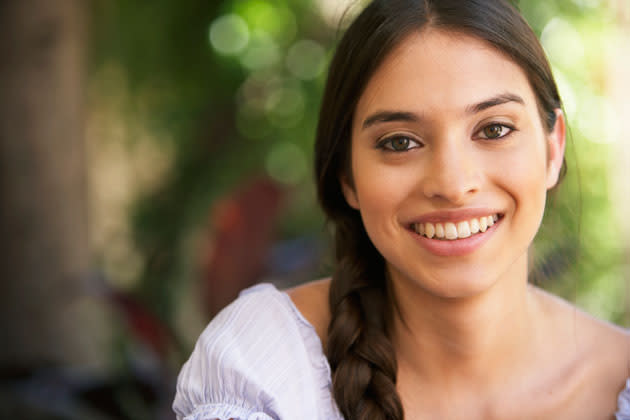 <b>Zopffrisuren</b><br><br> Nicht nur zum Oktoberfest liegen sie mit diesem romantischen Look goldrichtig: Zöpfe sind das ganze Jahr über im Trend. Egal ob ein einfacher einzelner Zopf oder ein Zopf-Kunstwerk – geflochtene Frisuren strahlen Weiblichkeit aus. Dass das bei einem Großteil der Männer gut ankommt, versteht sich von selbst, oder? (Bild: thinkstock)