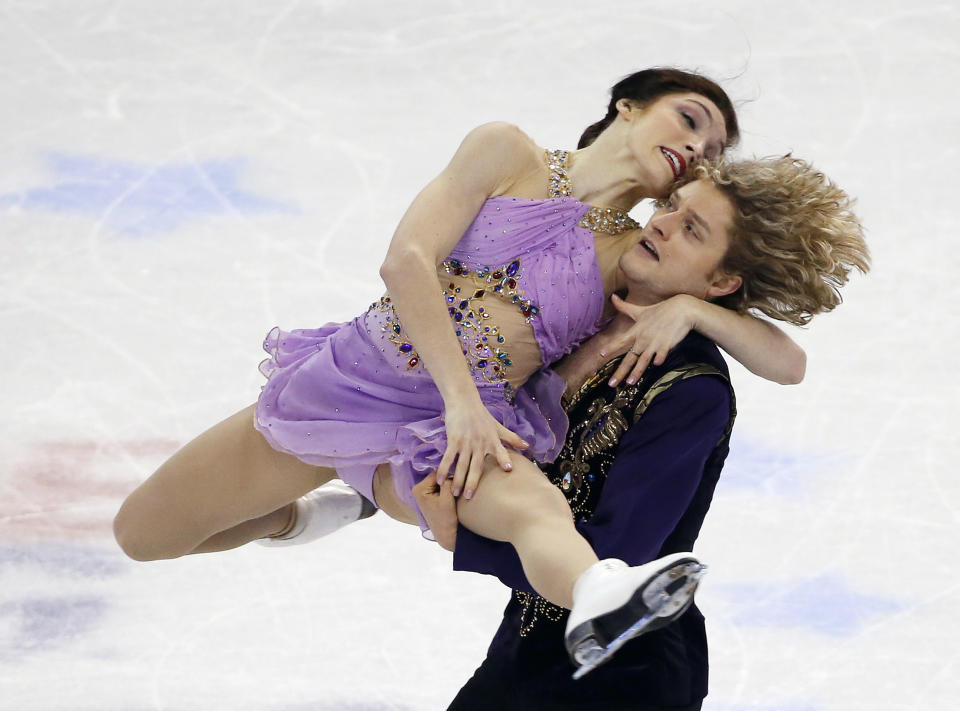 Meryl Davis and Charlie White compete during the ice dance free skate at the U.S. Figure Skating Championships in Boston, Saturday, Jan. 11, 2014. (AP Photo/Elise Amendola)