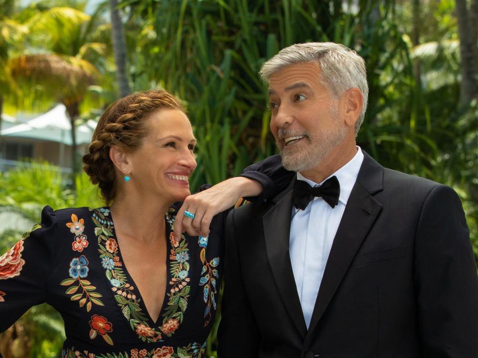 Julia Roberts and George Clooney in 'Ticket to Paradise' (Universal Pictures)