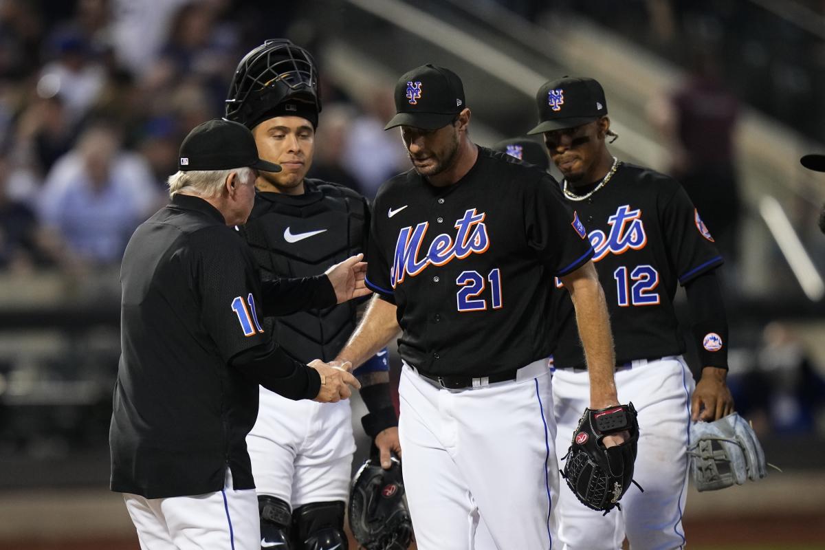 Mets starting pitchers pick uniform before each game