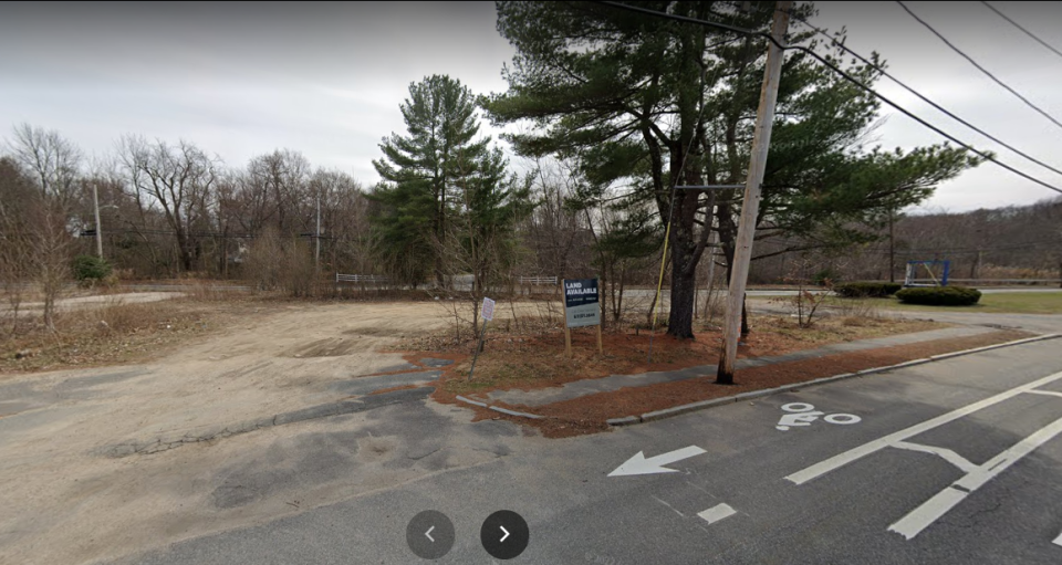 A developer is proposing 12 townhouse apartments for 158 Park Avenue West in Weymouth.