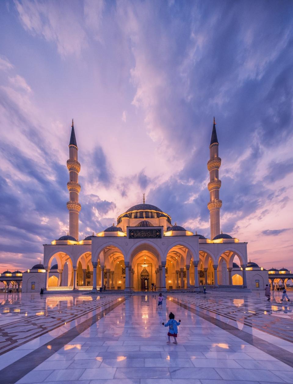 'Sharjah Mosque' by @reza2k3 (UAE)