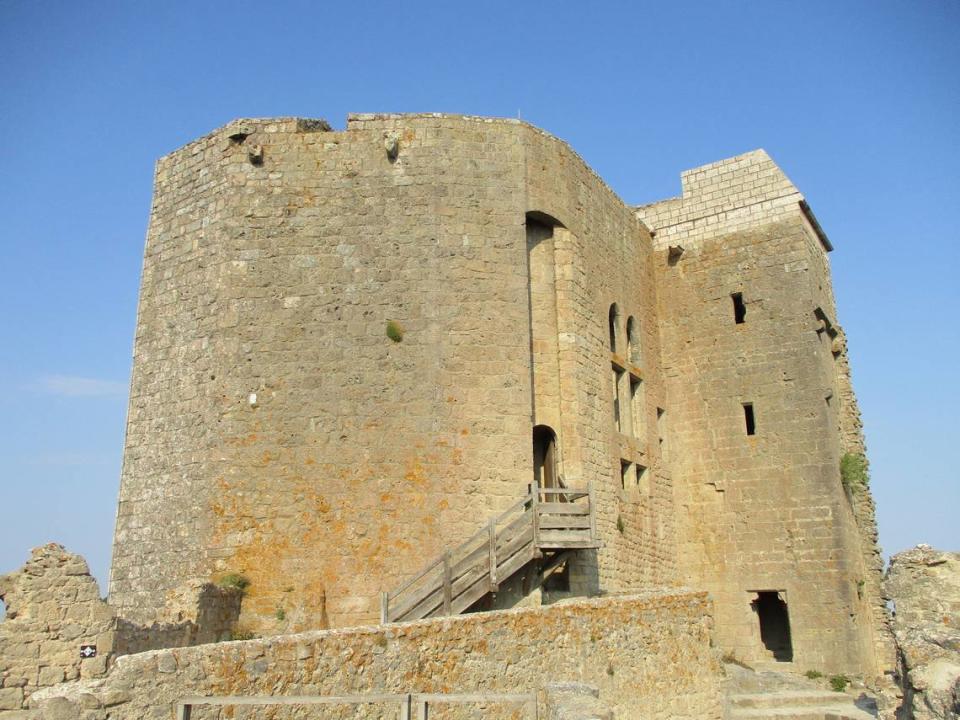 Vista del castillo fortaleza de Quéribus.