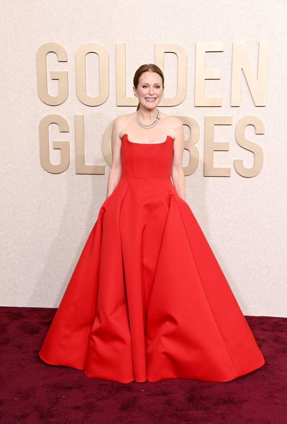 beverly hills, california january 07 julianne moore attends the 81st annual golden globe awards at the beverly hilton on january 07, 2024 in beverly hills, california photo by jon kopaloffwireimage,