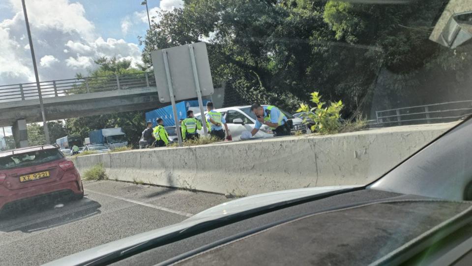 上水粉嶺公路7車串燒相撞　近古洞行車線一度封閉