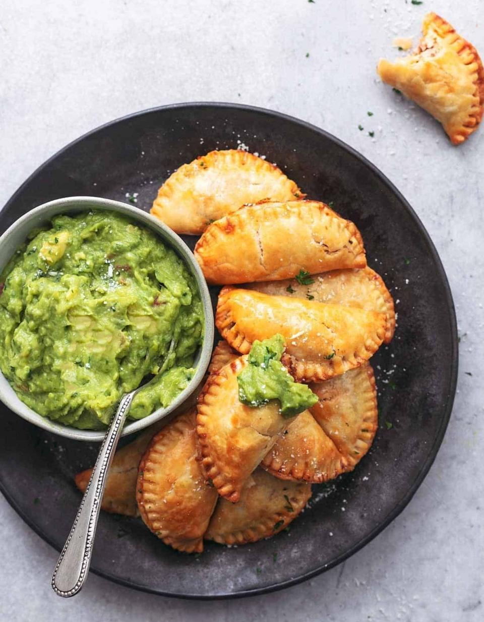 Empanadas épicées au bœuf et au cheddar