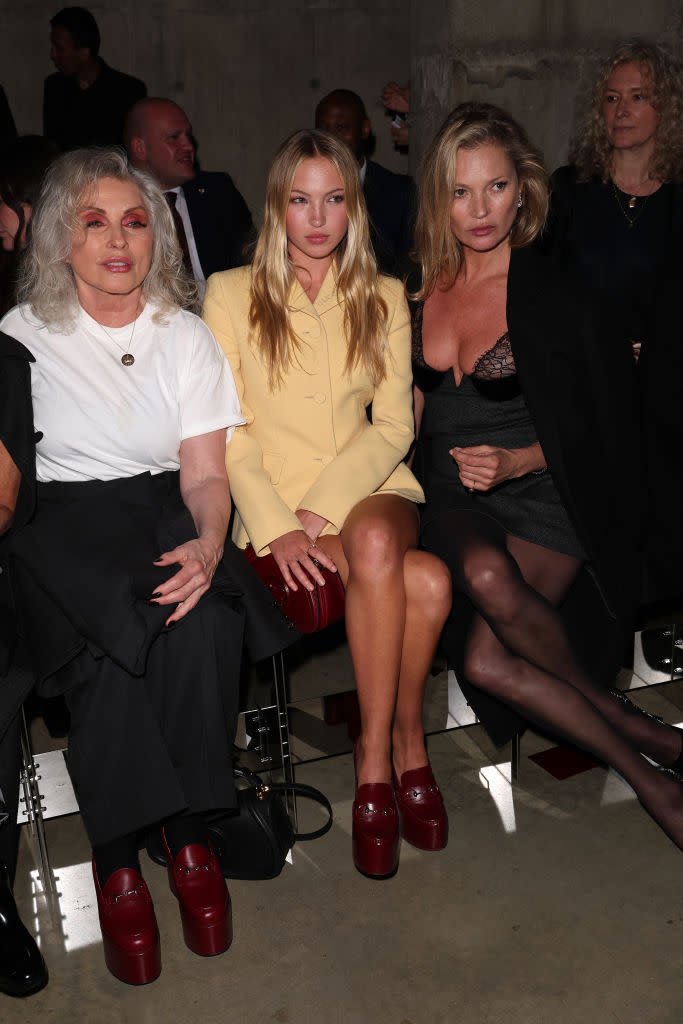 LONDON, ENGLAND - MAY 13: Debbie Harry, Lila Moss and Kate Moss attend the Gucci Cruise 2025 Fashion Show at Tate Modern on May 13, 2024 in London, England. (Photo by Tristan Fewings/Getty Images for Gucci)