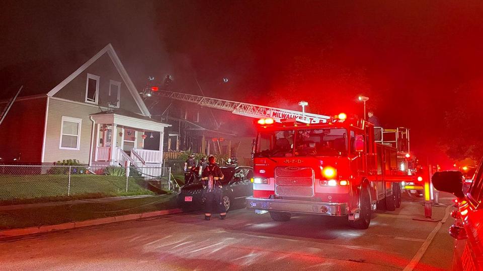 <div>House fire at 1st and Concordia, Milwaukee</div>