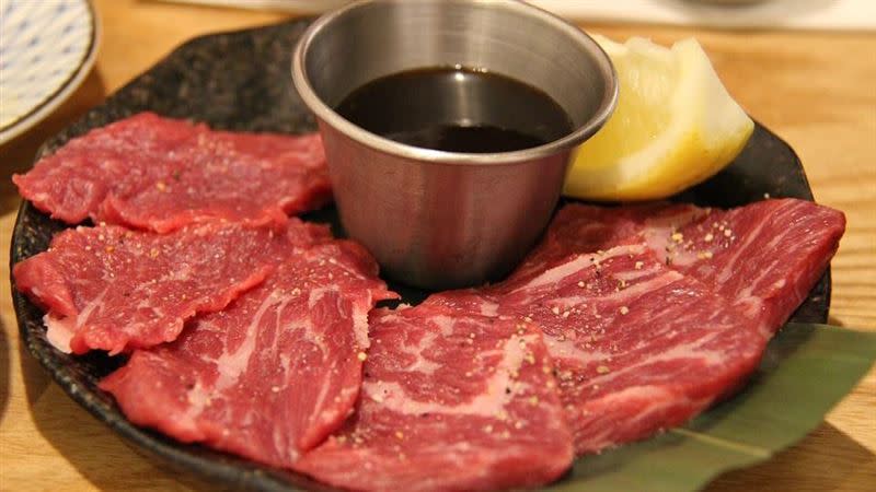 「紅肉過敏症」患者通常在吃完紅肉、乳製品、或含有明膠的藥物的3到6小時之後，出現嚴重過敏症狀。（示意圖／翻攝自Pixabay）