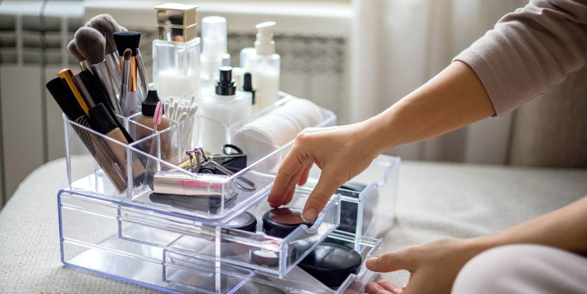 How I Clean My Make-Up Acrylic Organizers - StylishlyPristine