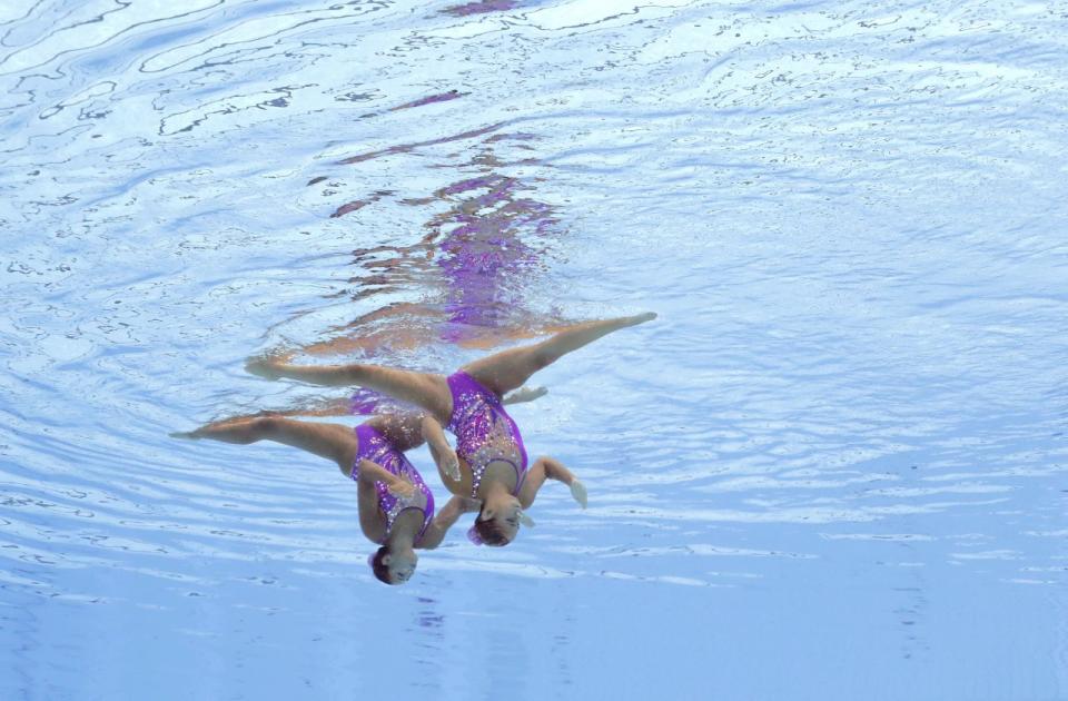 TOKYO, JAPAN - AUGUST 03: Laila Ali and Hanna Hiekal of Team Egypt compete in the Artistic Swimming Duet Technical Routine on day eleven of the Tokyo 2020 Olympic Games at Tokyo Aquatics Centre on August 03, 2021 in Tokyo, Japan. (Photo by Maddie Meyer/Getty Images)