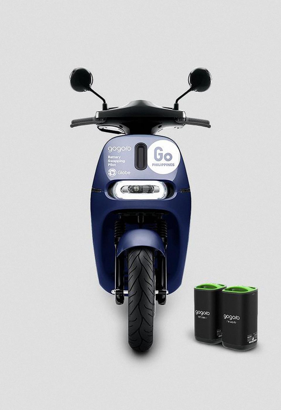 Gogoro 採用即換即行的電池交換技術，騎士可於短短數秒內完成能源補給，並繼續騎乘。