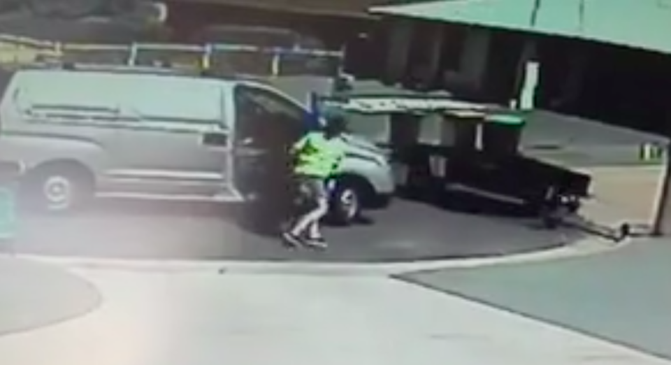 The postie rushes back to try and stop her van from rolling away. Source: Facebook/ Geoff Crowe