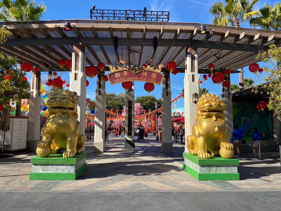 universal studios hollywood lunar new year.JPG