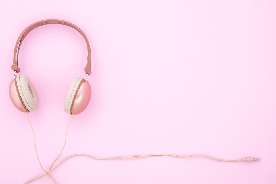 If your commute consists of podcasts, playlists or phone calls, having a good pair of headphones is key. Lucky for you we&rsquo;ve rounded up the best&nbsp;<a href="https://www.huffpost.com/entertainment/topic/black-friday" data-ylk="subsec:paragraph;itc:0;cpos:2;pos:1;elm:context_link" data-rapid_p="1" data-v9y="1">Black Friday</a>&nbsp;and&nbsp;<a href="https://www.huffpost.com/entertainment/topic/cyber-monday" data-ylk="subsec:paragraph;itc:0;cpos:2;pos:2;elm:context_link" data-rapid_p="2" data-v9y="1">Cyber Monday</a>&nbsp;2019 deals on wired headphones, wireless headphones and earbuds, so listen up.&nbsp; (Photo: LeMusique via Getty Images)