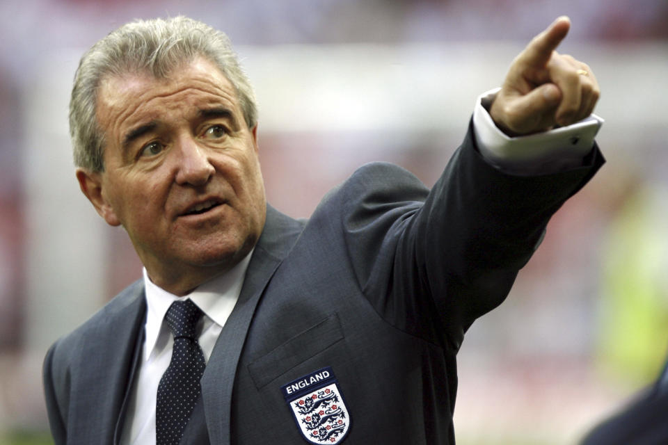 FILE - England's assistant coach Terry Venables points before their international friendly soccer match against Brazil at Wembley Stadium, London, Friday June 1, 2007. Former England, Tottenham and Barcelona manager Terry Venables has died, it was announced Sunday, Nov. 26, 2023. He was 80. (AP Photo/Tom Hevezi, file)