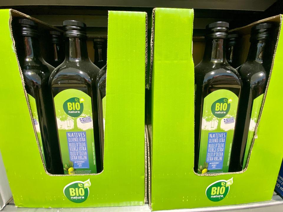 shelves of organic olive oil at aldi