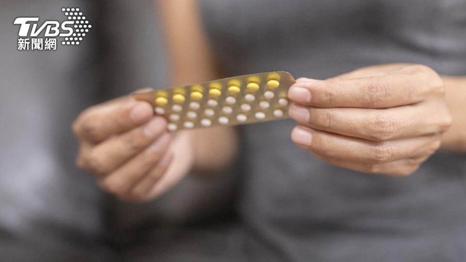 霍莉服用避孕藥3個月後受到副作用反嗜。（示意圖／Shutterstock達志影像）