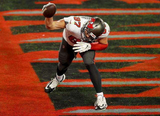 Rob Gronkowski Tampa Bay Buccaneers Touchdown Spike Super Bowl 2021 Images