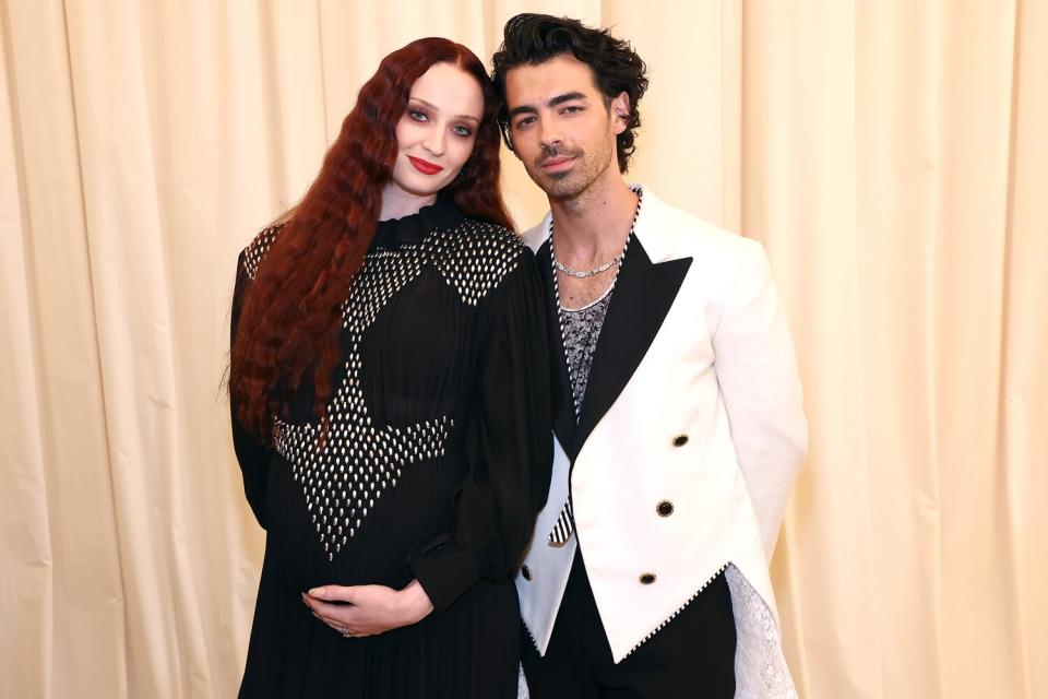 Sophie Turner and Joe Jonas arrive at The 2022 Met Gala Celebrating "In America: An Anthology of Fashion"