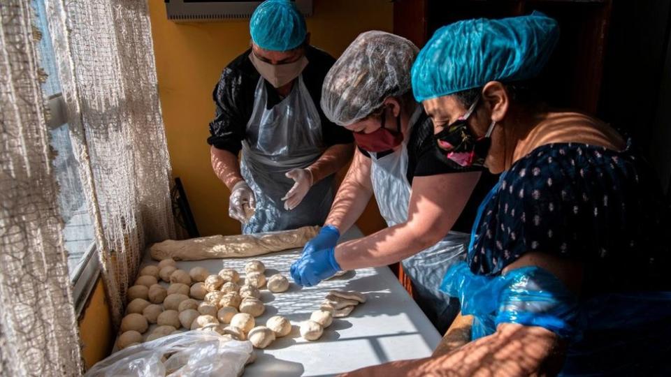 Mujeres chilenas cocinando