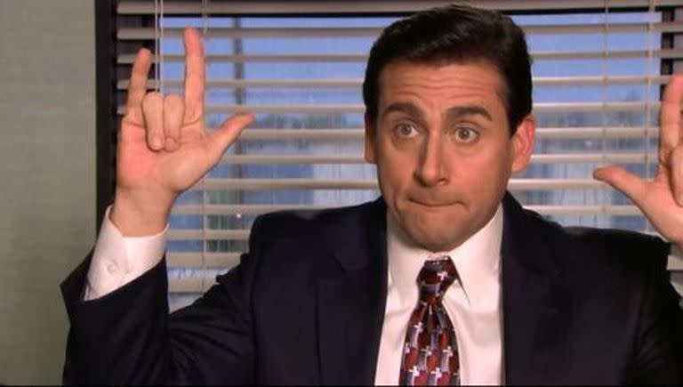 Intentar complacer a todo el mundo, como hace Michael Scott en The Office, termina nubla la capacidad de un gerente para tomar las mejores decisiones, especialmente cuando pueden ser impopulares. Y cuando no se confía en los empleados y no se es fiel a su palabra, es difícil cultivar uno de los elementos más importantes del liderazgo: la confianza.