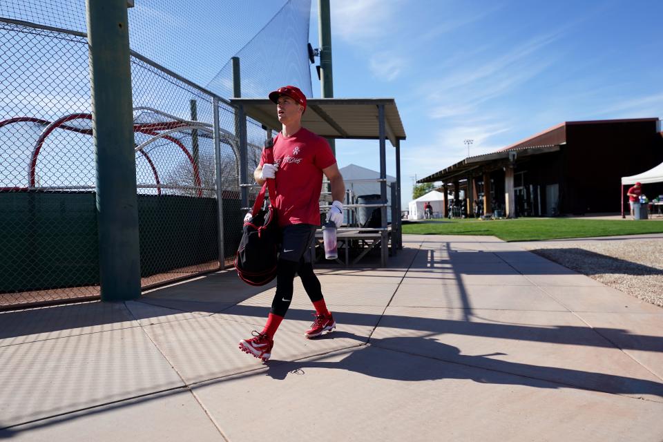 Cincinnati Reds shortstop Matt McLain (9) walks to take live batting practice during spring training workouts, Thursday, Feb. 15, 2024, at the team’s spring training facility in Goodyear, Ariz.