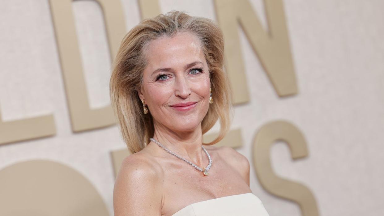 gillian anderson golden globes