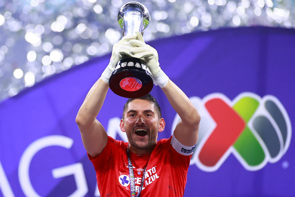 Cruz Azul y Jesús Corona levantaron el título del Guardianes 2021 (Foto: Hector Vivas/Getty Images)