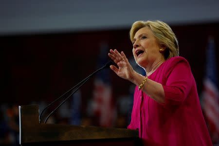 Democratic presidential candidate Hillary Clinton campaigns on the campus of Temple University in Philadelphia, Pennsylvania, July 29, 2016. REUTERS/Aaron P. Bernstein