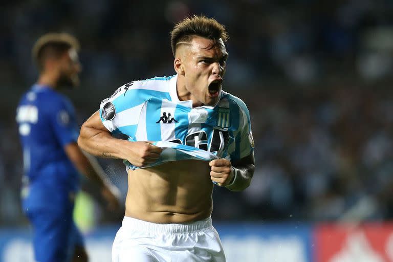 Lautaro Martínez fue traspasado de Racing a Inter por 14 millones de Euros.