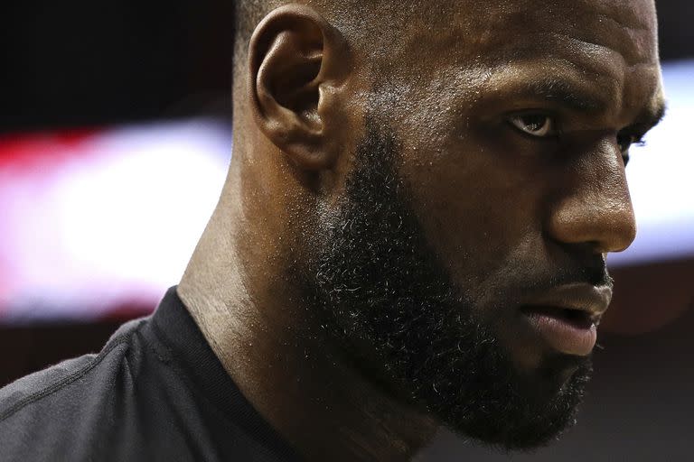 LeBron James está bajo la lupa por sus lesiones