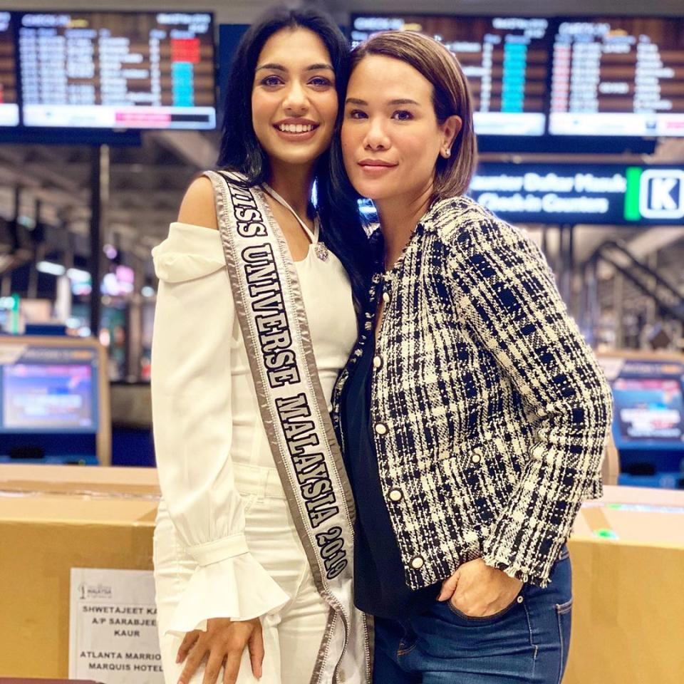 Datin Elaine Daly sending off Miss Universe Malaysia 2019 Shweta Sekhon at KLIA on November 28 prior to the Miss Universe pageant. — Picture via Instagram/Elaine Daly
