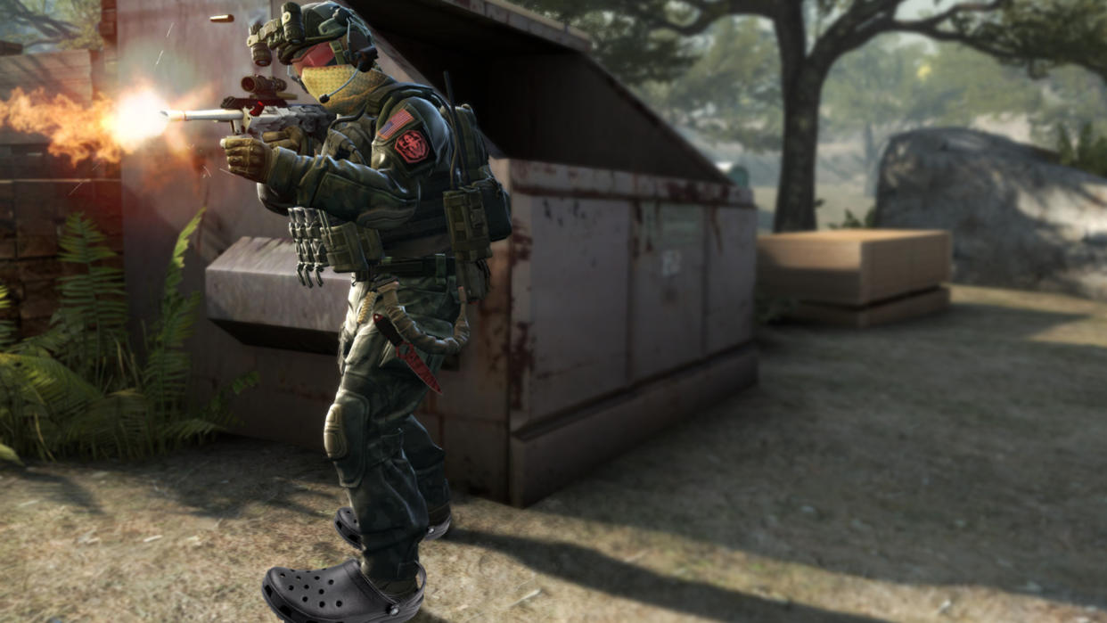  A CS:GO soldier wearing Crocs. 