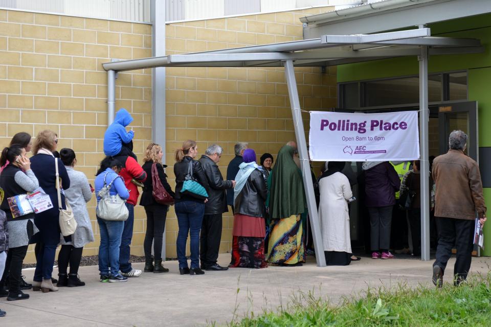 Australian voters line up on election day to determine all 226 members of the&nbsp;Parliament in Melbourne on July 2, 2016.&nbsp; (Photo: Anadolu Agency via Getty Images)