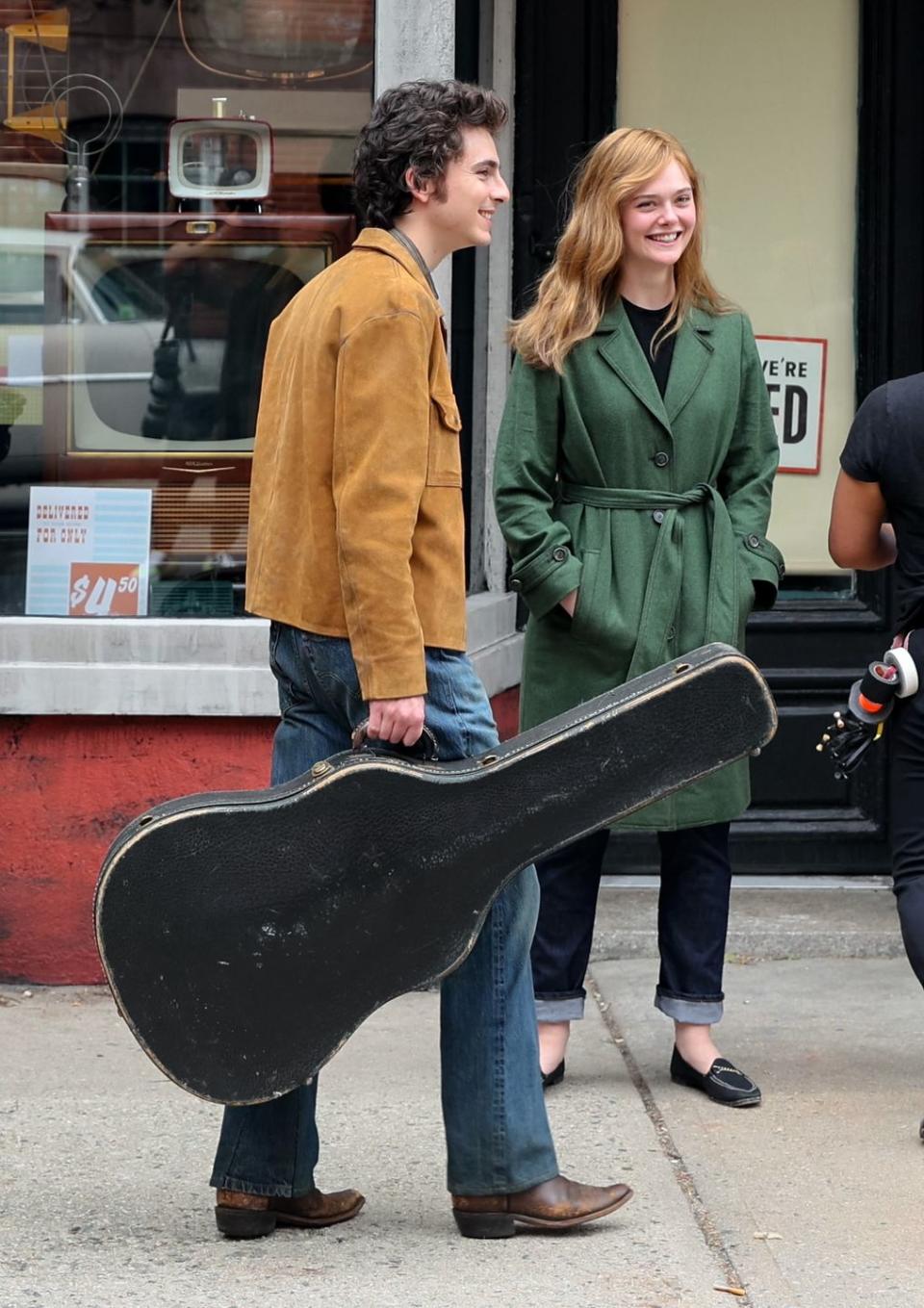 elle fanning copper hair