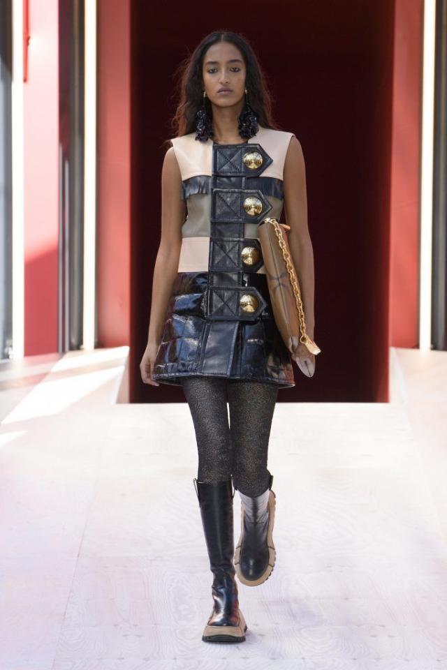 9 best looks: Louis Vuitton Spring/Summer 2023 supersizes on details