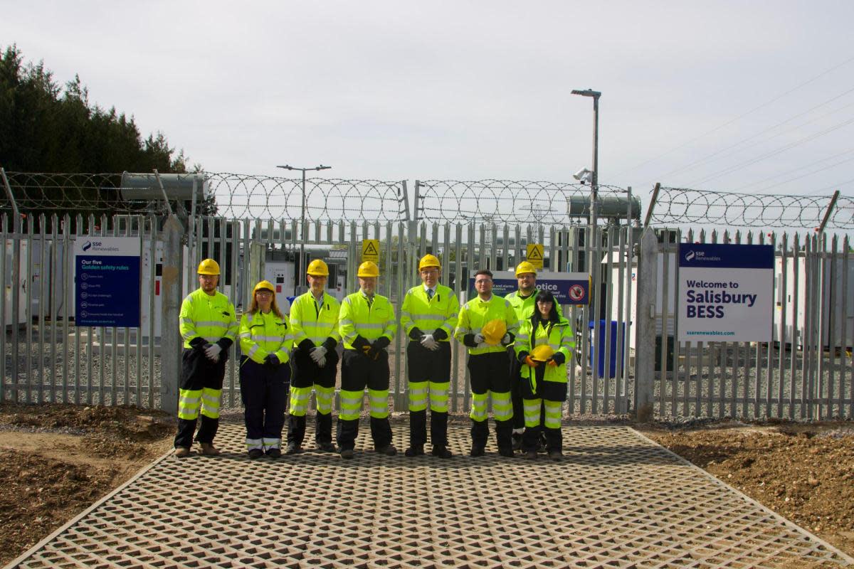 John Glen MP with SSE Renewables Salisbury team <i>(Image: SSE)</i>