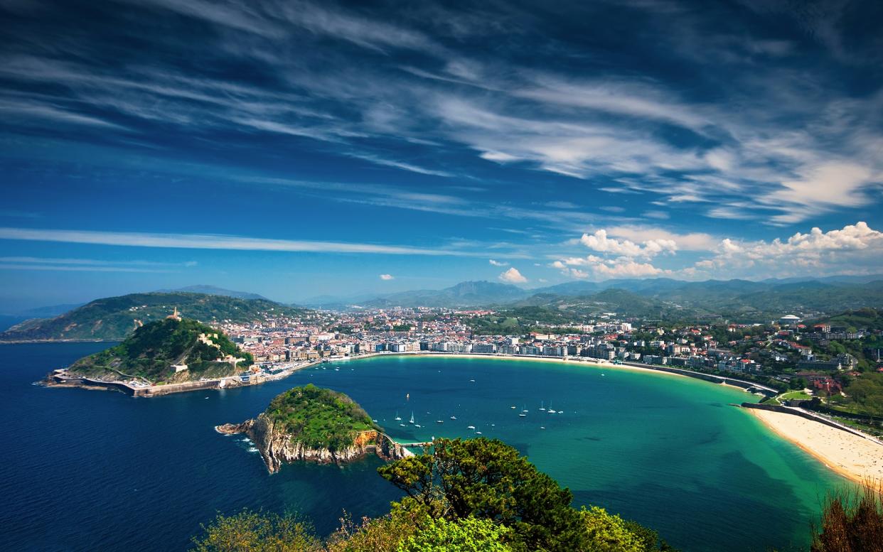 San Sebastian gets far fewer visitors than Barcelona. But it has a better beach – and finer food - BotondHorvath