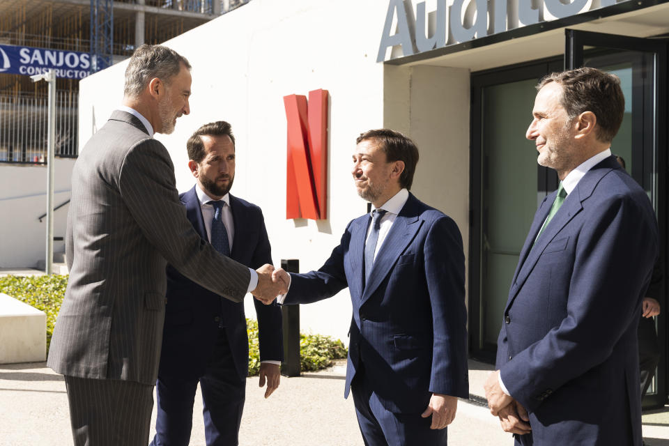 (L-R King Felipe IV of Spain, Raul Berdonés, Pablo Jimeno and James Costos at Tres Cantos