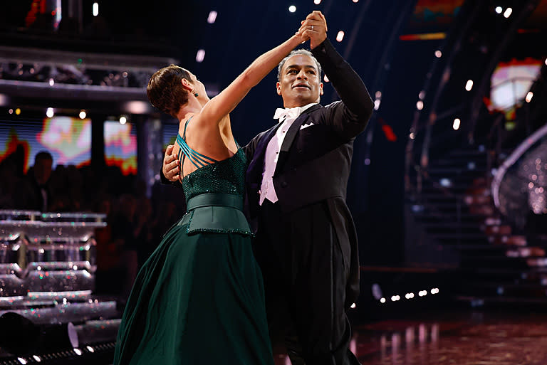 Krishnan and Lauren dance a quickstep