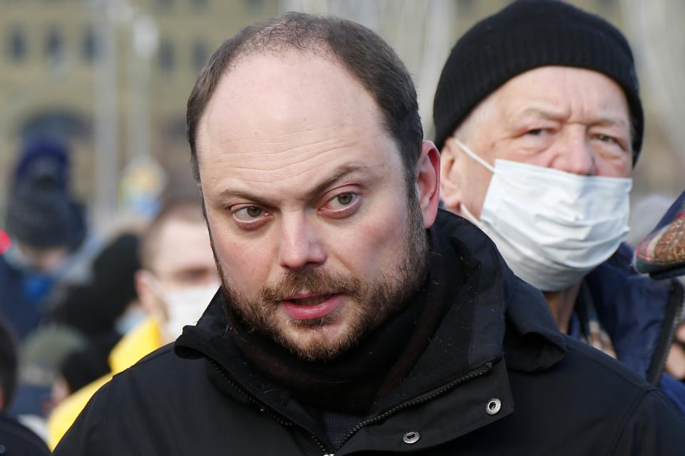 FILE - Vladimir Kara-Murza, Russian opposition activist, arrives to lay flowers near the place where Russian opposition leader Boris Nemtsov was gunned down, in Moscow, Russia, on Feb. 27, 2021. An imprisoned Russian opposition figure has been transferred to a maximum security prison in Siberia and placed in a tiny “punishment cell," his lawyer said Sunday, Sept. 24, 2023. (AP Photo/Alexander Zemlianichenko, File)