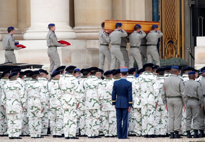 National ceremony in Paris to pay respect to the thirteen French soldiers killed in Mali