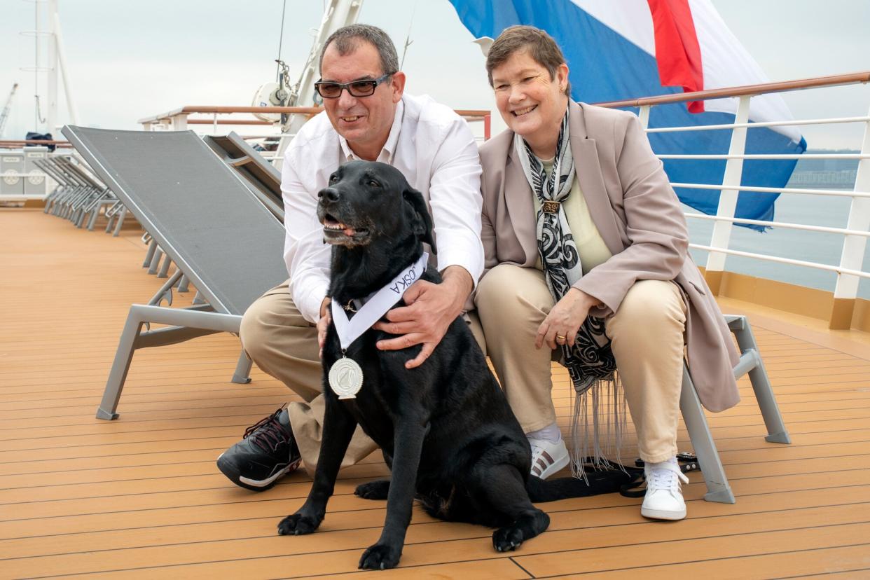 Service Dog Receive Medal for Spending 700 Nights at Sea with Owner