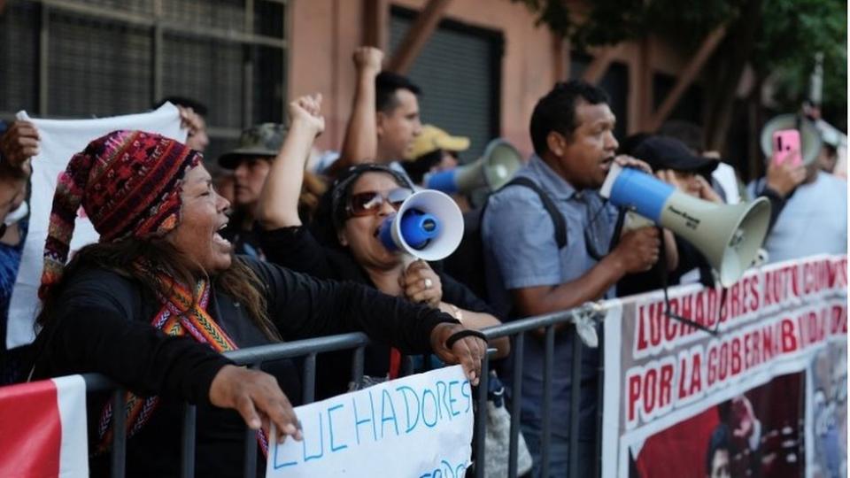 Manifestantes a favor de Pedro Castillo