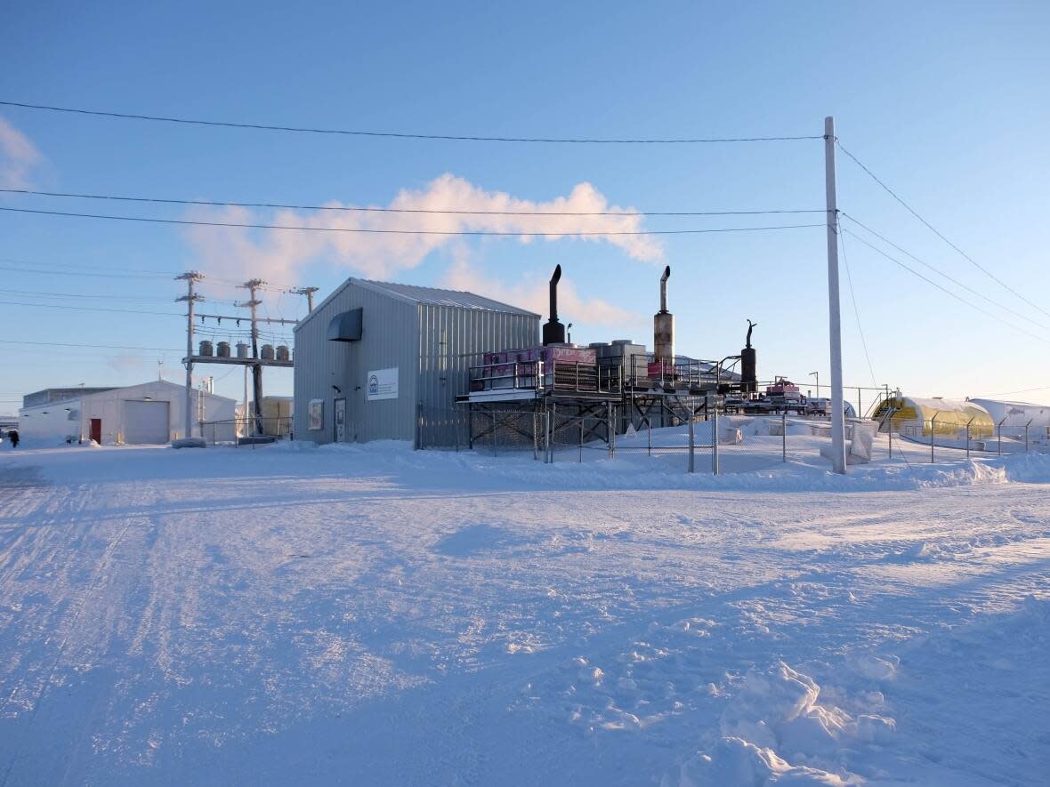 The power plant in Sanirajak, Nunavut, in March of 2022. No power plants were affected by the cyberattack experienced by Qulliq Energy Corp. earlier this month.  (Jackie McKay/CBC - image credit)