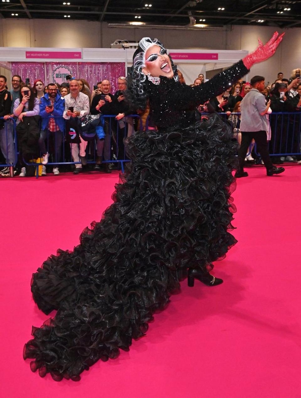 Photo Gallery Dragcon UK 2024 Queens Walk