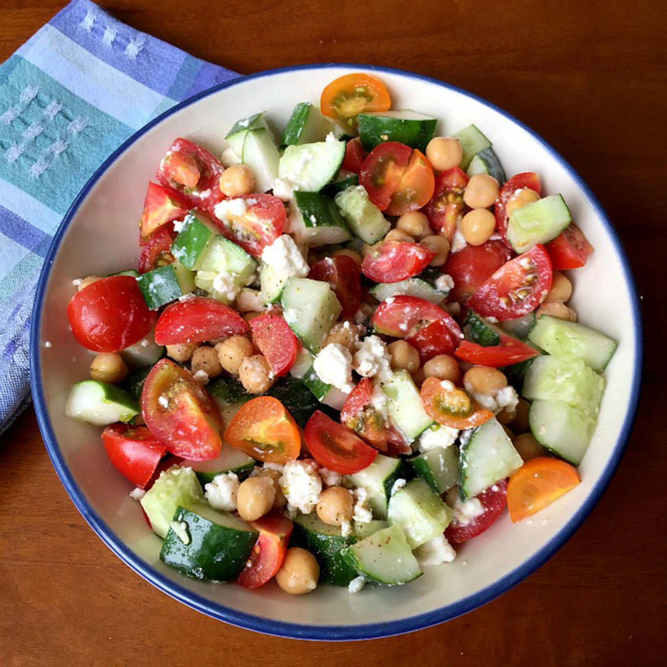 EASY GREEK SALAD