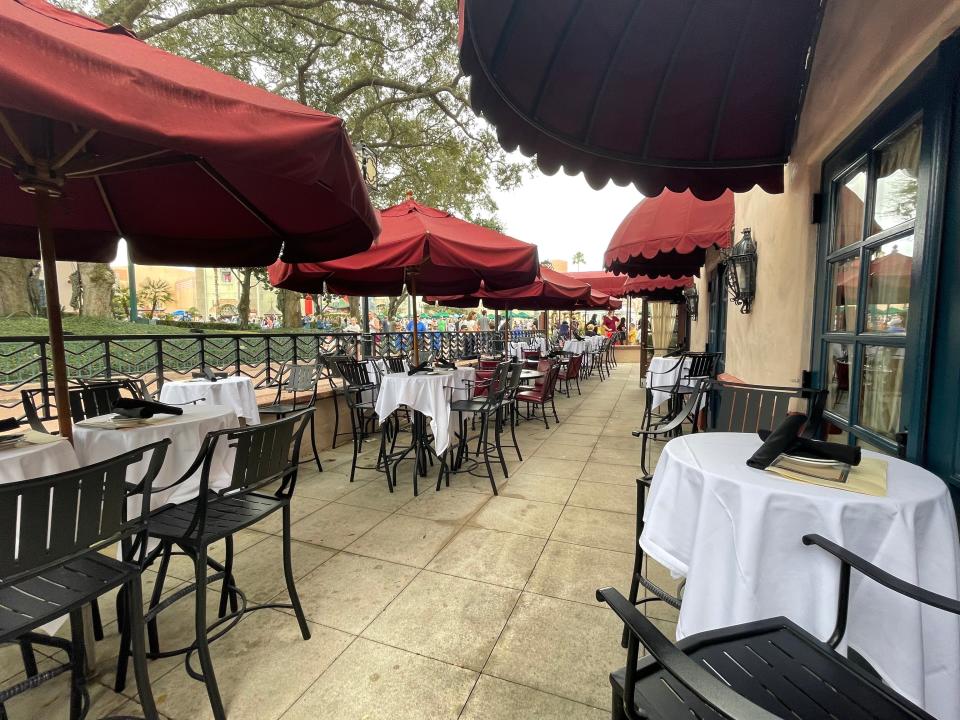 lounge seating for hollywood brown derby lounge disney world