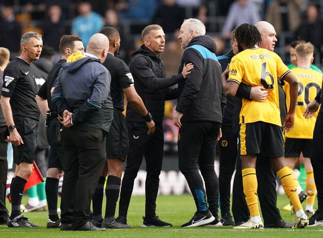 Wolves boss Gary O'Neil has had regular phone calls with Howard Webb 